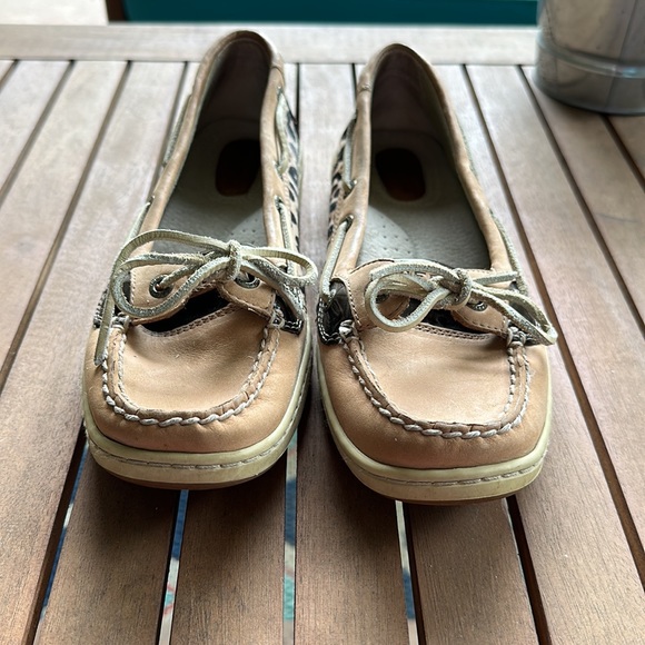 Brown and leopard SPERRY topsiders! Size 7.5 in excellent condition. - Picture 3 of 6